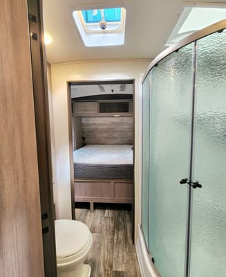 Expedition- 38 ft 2 Bedroom 1.5 bath Luxury 4 season Loaded Travel Trailer