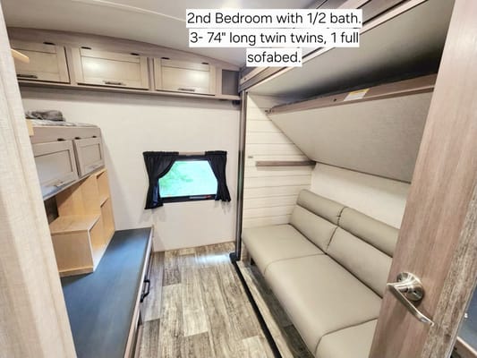Expedition- 38 ft 2 Bedroom 1.5 bath Luxury 4 season Loaded Travel Trailer