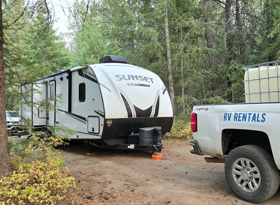 Expedition- 38 ft 2 Bedroom 1.5 bath Luxury 4 season Loaded Travel Trailer