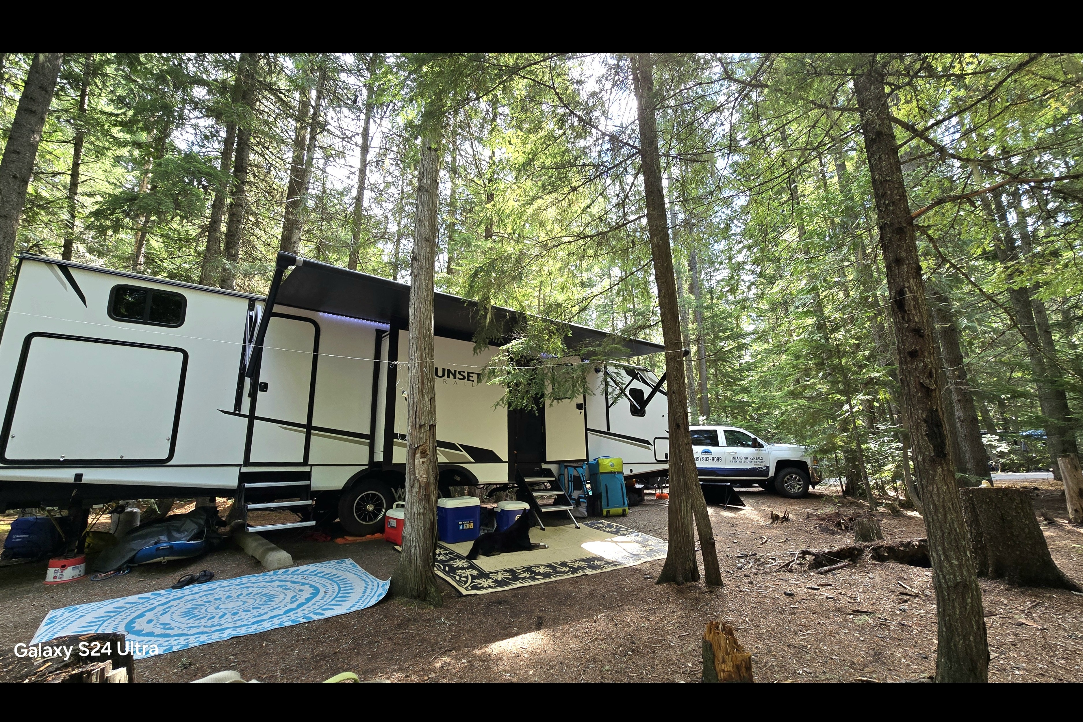 Expedition- 38 ft 2 Bedroom 1.5 bath Luxury 4 season Loaded Travel Trailer