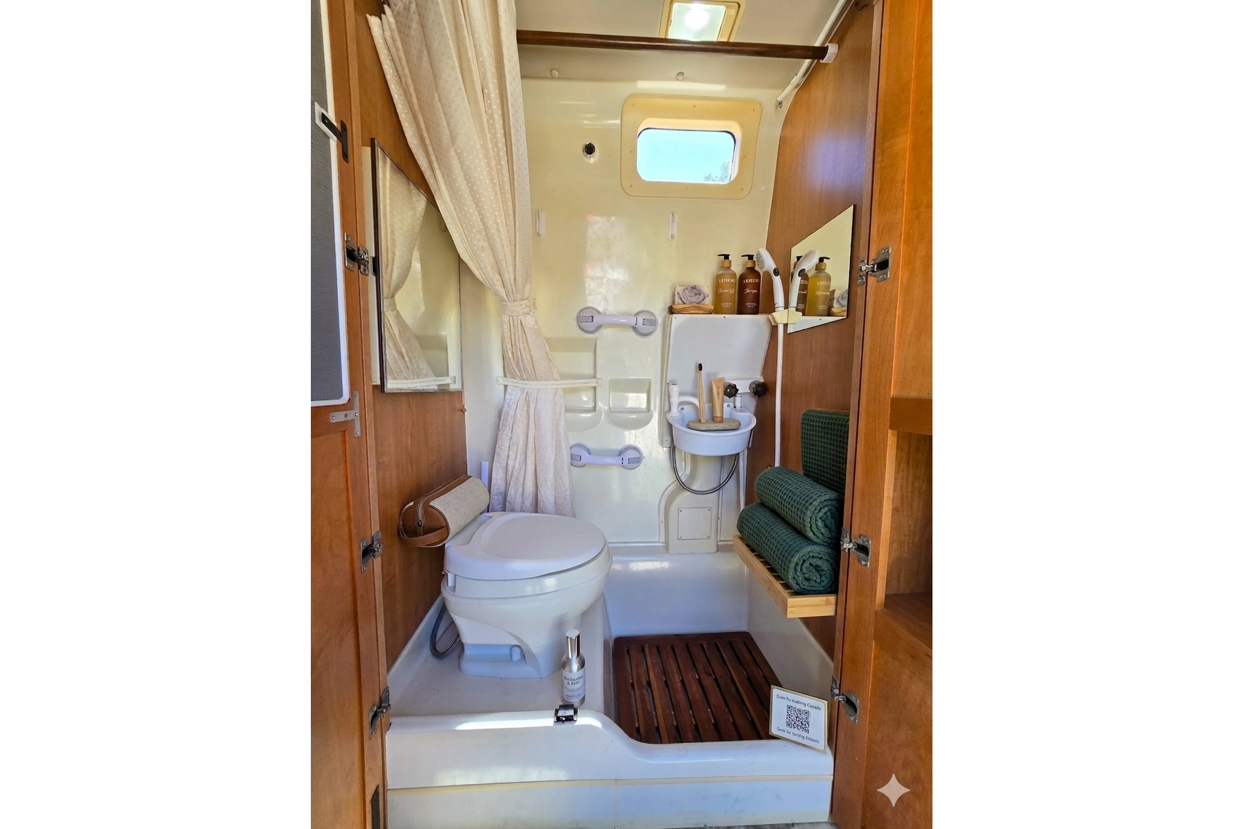 Leisure Travel Vans Free Spirit - Mercedes Sprinter - 23mpg