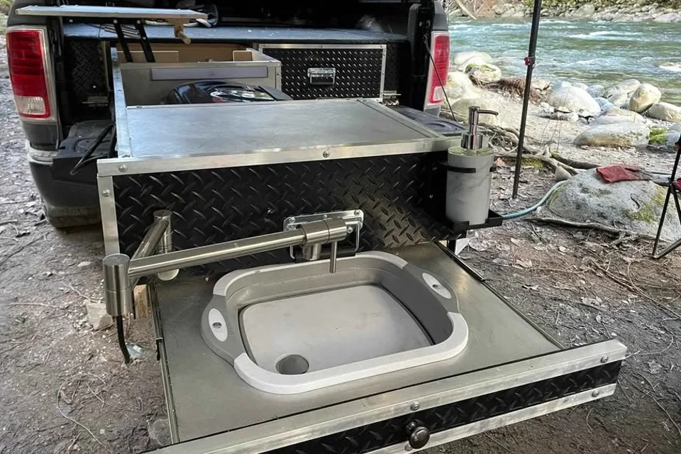 Shadow - Offroad Truck Camper