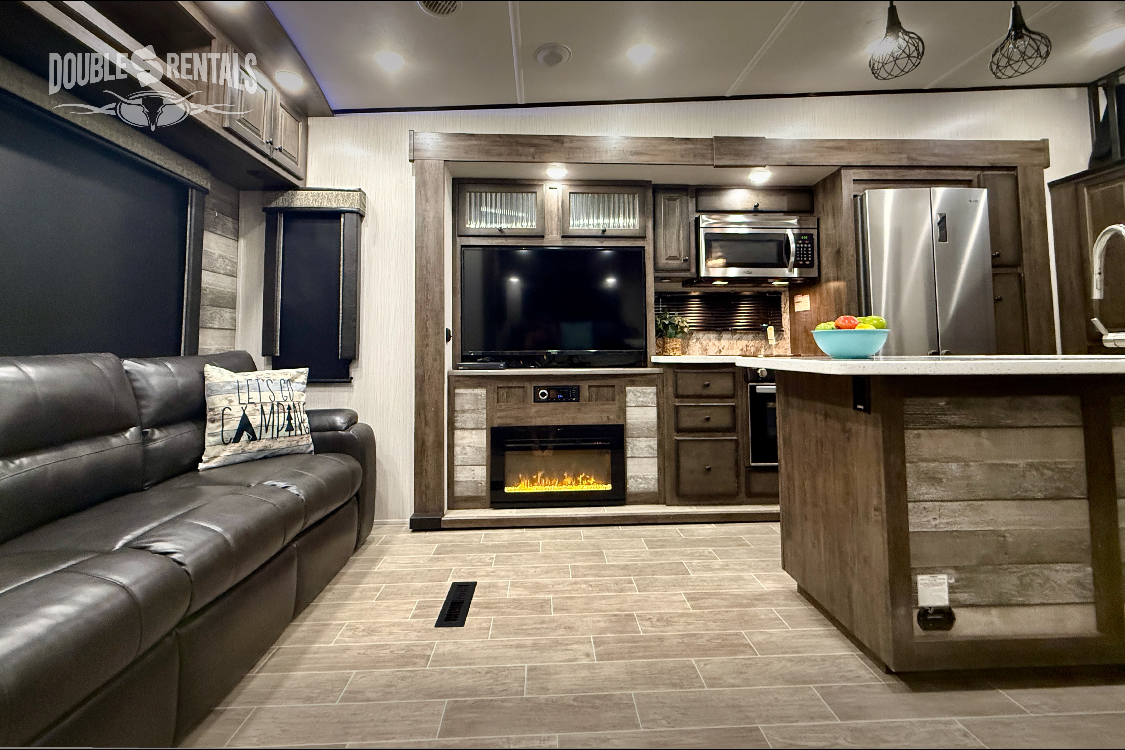 BIGHORN Private King Master, tons of Closet Space, Loft, Bonus Room, Kitchen Island