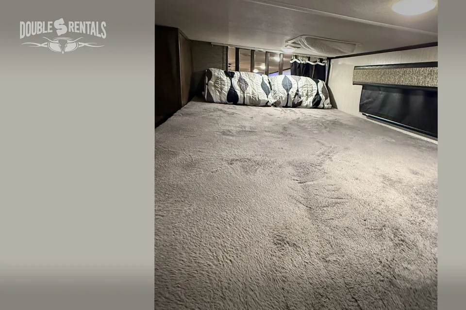 BIGHORN Private King Master, tons of Closet Space, Loft, Bonus Room, Kitchen Island