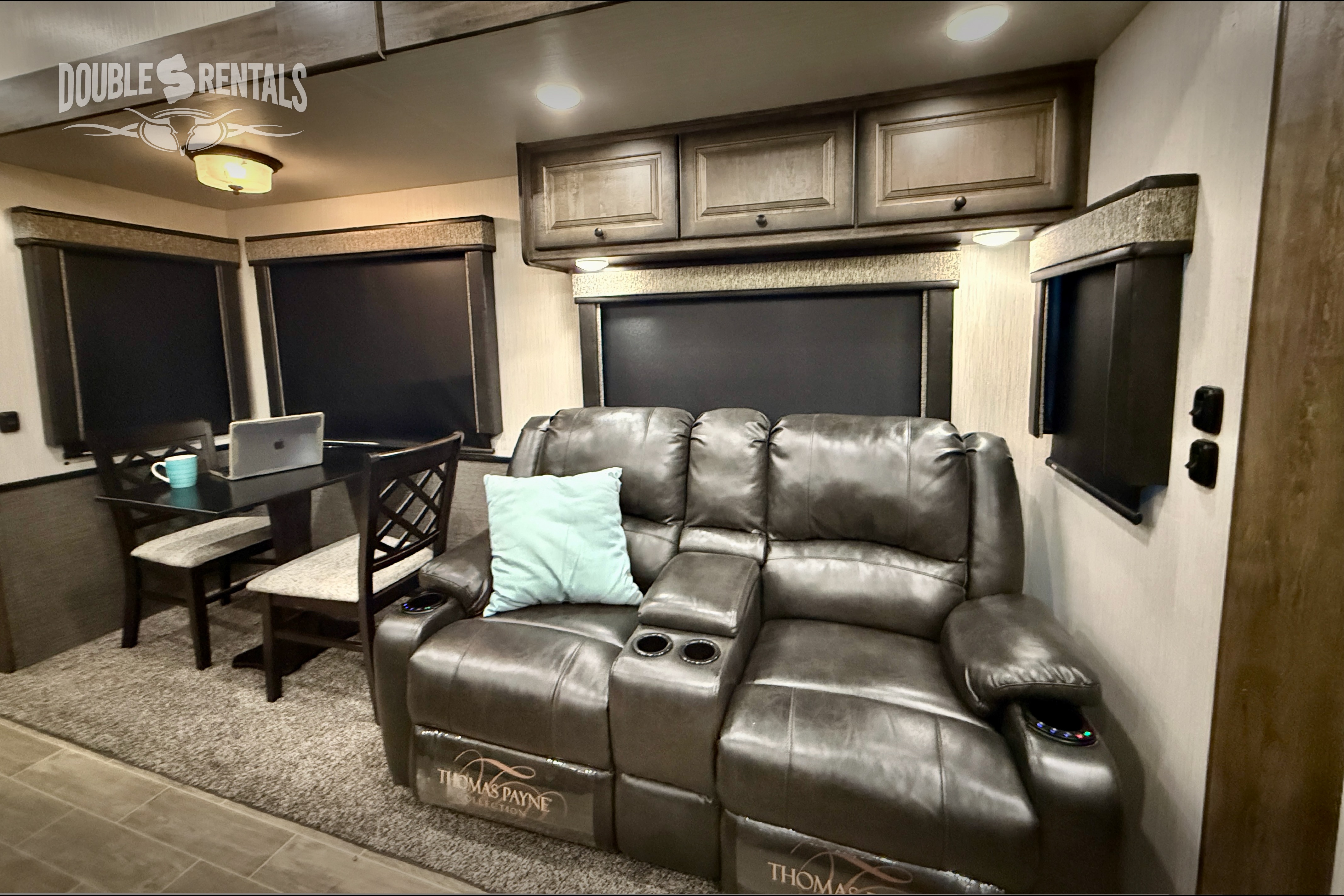 BIGHORN Private King Master, tons of Closet Space, Loft, Bonus Room, Kitchen Island