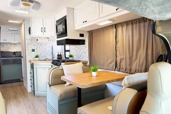 (#5) Las Vegas RV Rental – Class C, Sleeps 8 | Burning Man, Festival
