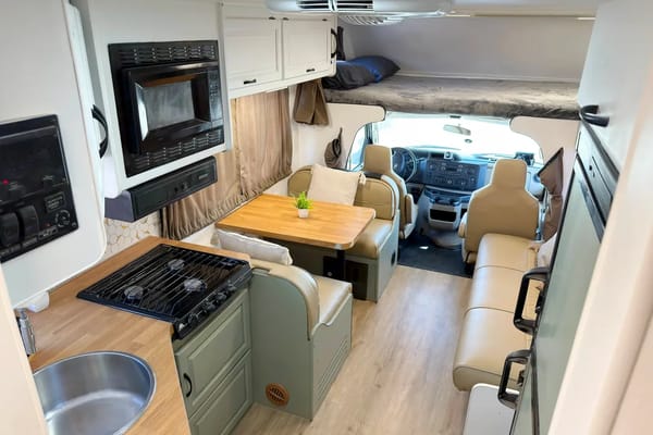 (#5) Las Vegas RV Rental – Class C, Sleeps 8 | Burning Man, Festival