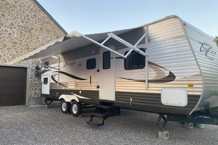 Douglas's Crossroads ZT32QB Travel Trailer