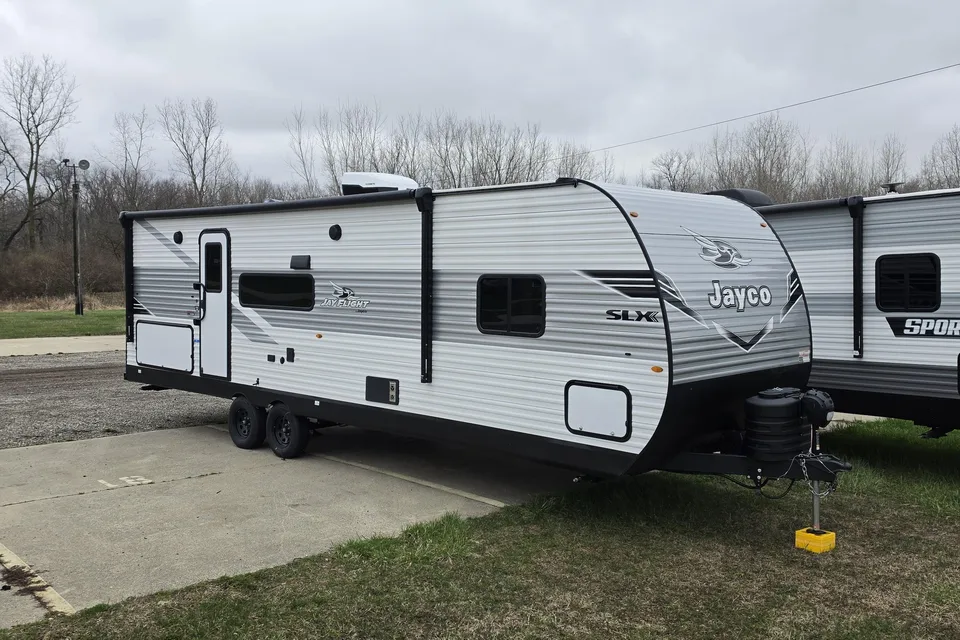 "High Flyer" 2025 Jayco Jay Flight SLX 32' 263BHS Bunkhouse