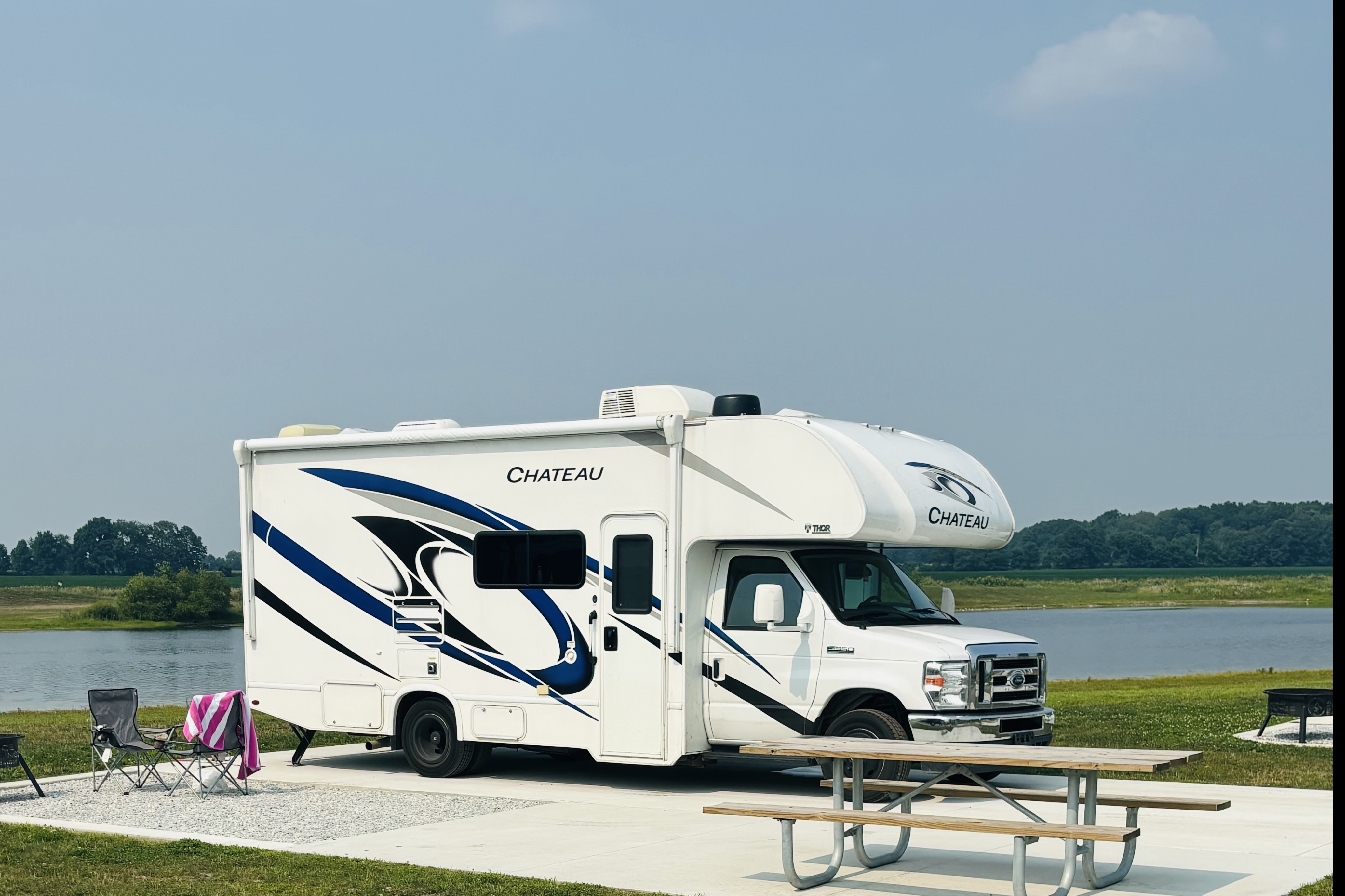 Ultimate Glamping-Thor Motor Coach Chateau 24F Class C