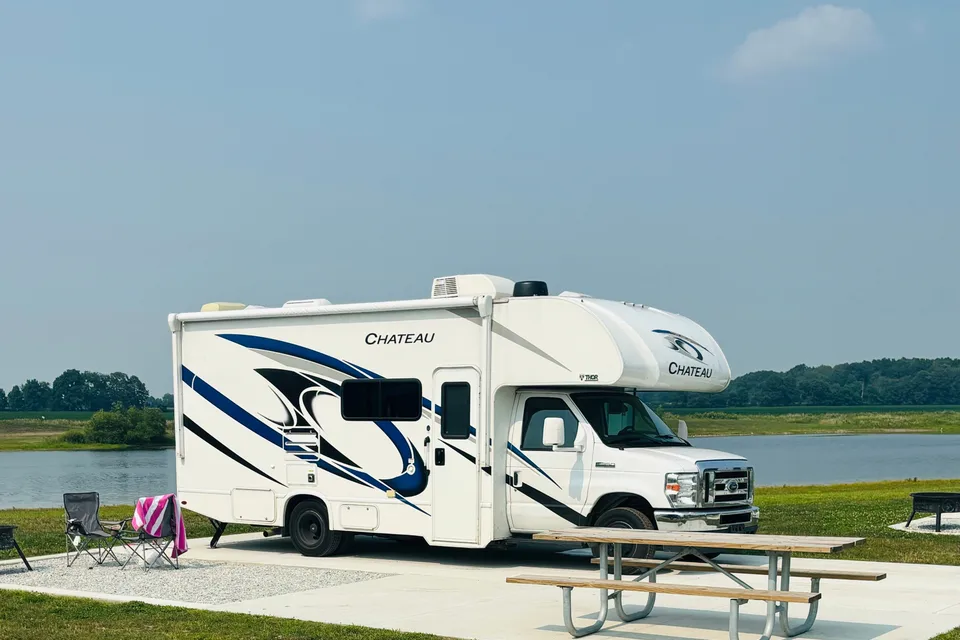 Ultimate Glamping-Thor Motor Coach Chateau 24F Class C