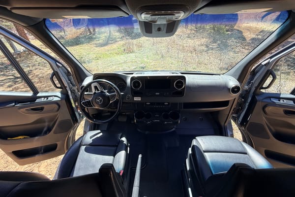 Winnebago Revel 44E Class B