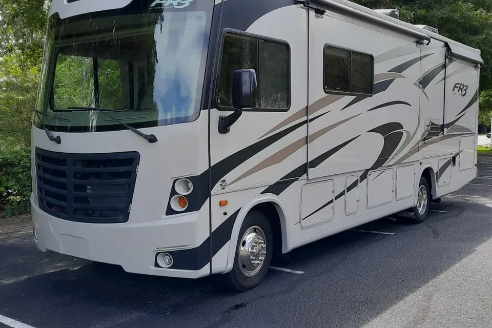 Rakesh's Coachmen 29DS Class A