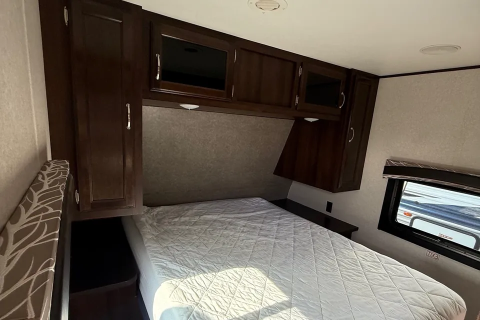 Joseph's Jayco Jay Flight 32BHDS Travel Trailer