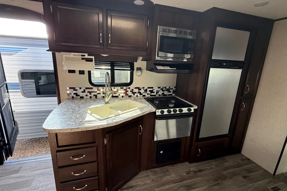 Joseph's Jayco Jay Flight 32BHDS Travel Trailer