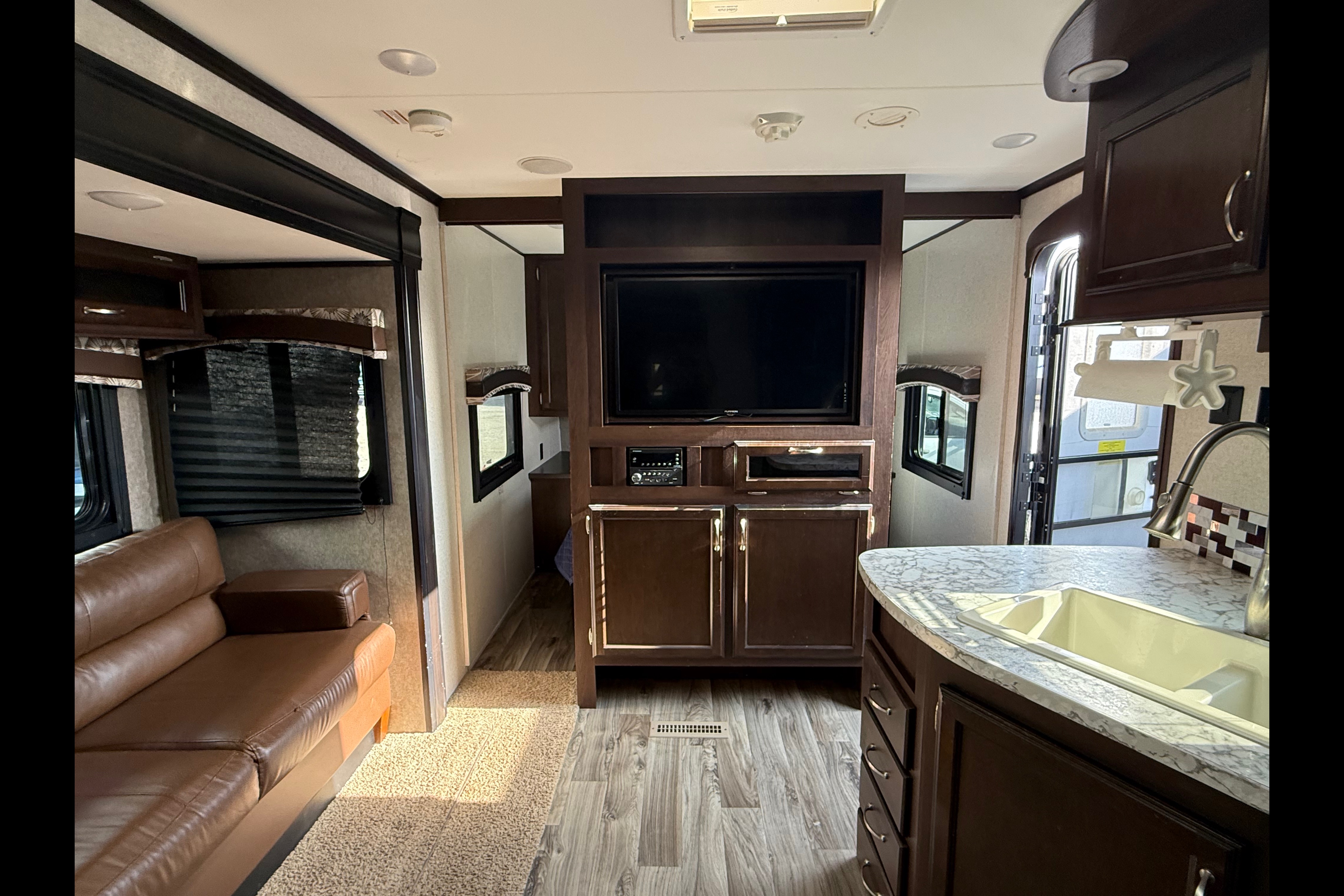 Joseph's Jayco Jay Flight 32BHDS Travel Trailer