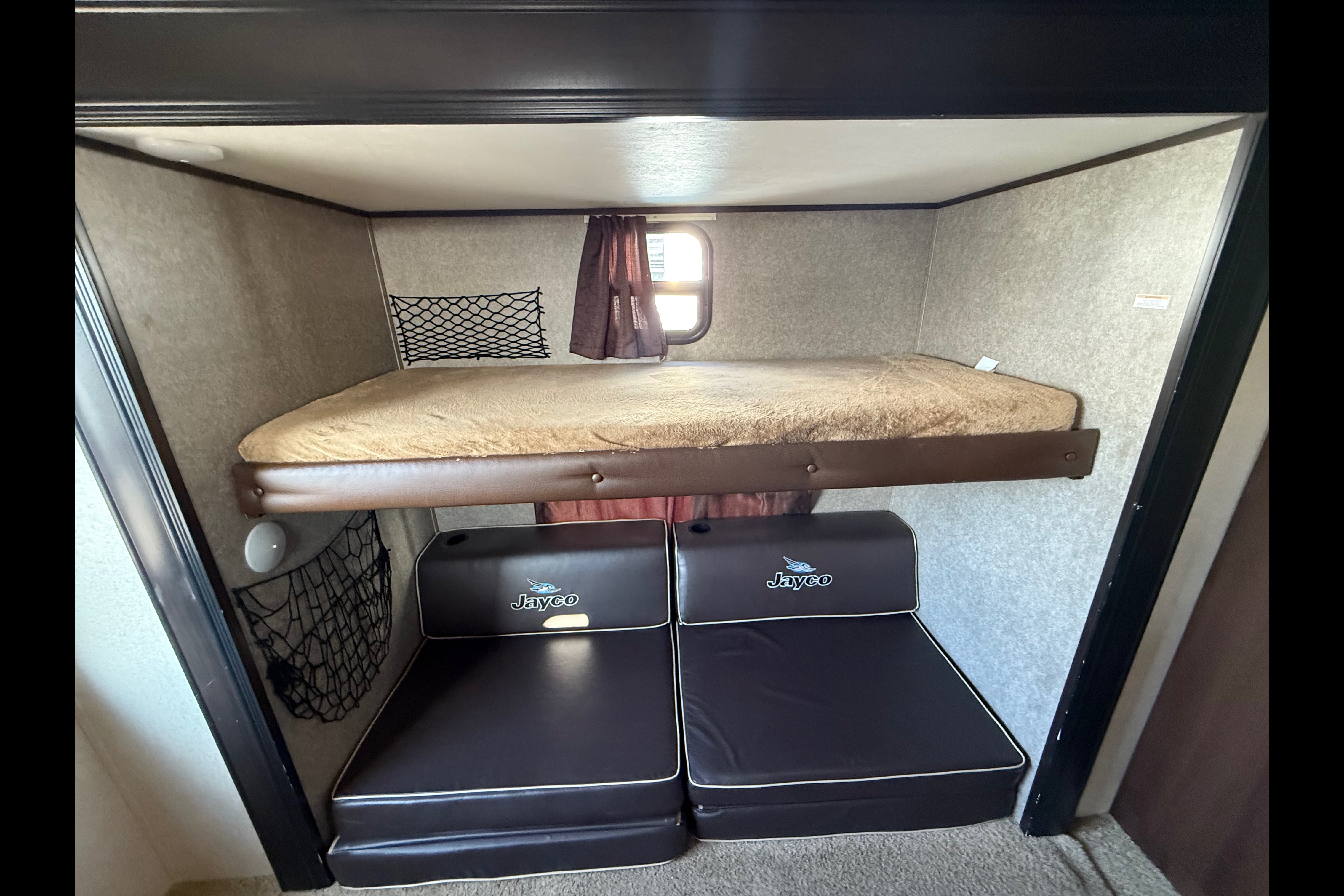 Joseph's Jayco Jay Flight 32BHDS Travel Trailer