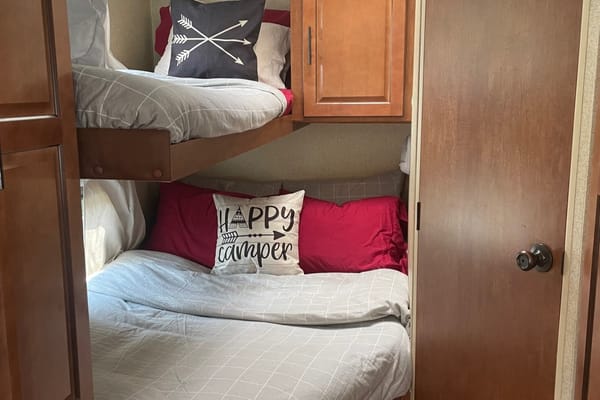 28ft Cabin Comfy with Slide Out and Bunks!