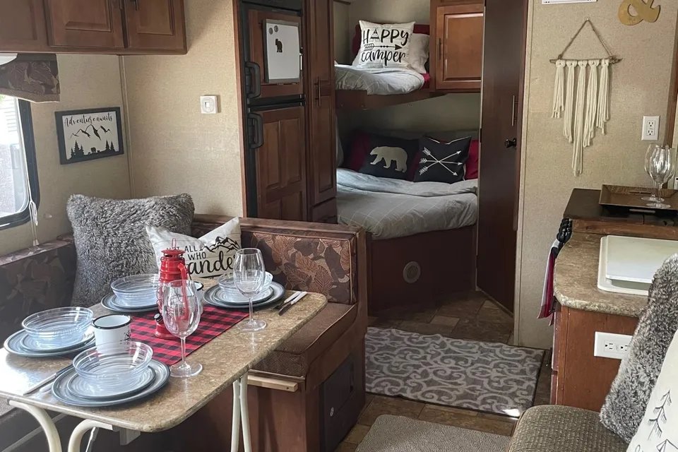 28ft Cabin Comfy with Slide Out and Bunks!