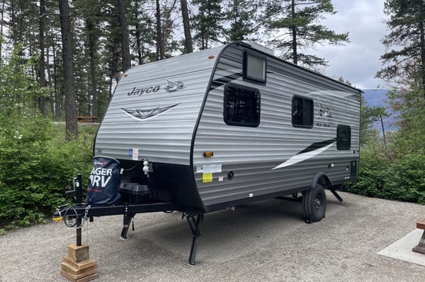 Tim & Nicole's Jayco Baja Travel Trailer