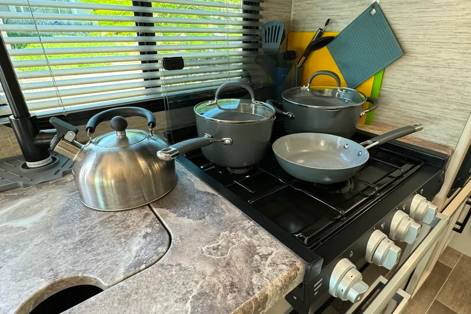 ROADRUNNER | Easy-to-Drive Class C | Sleeps 5