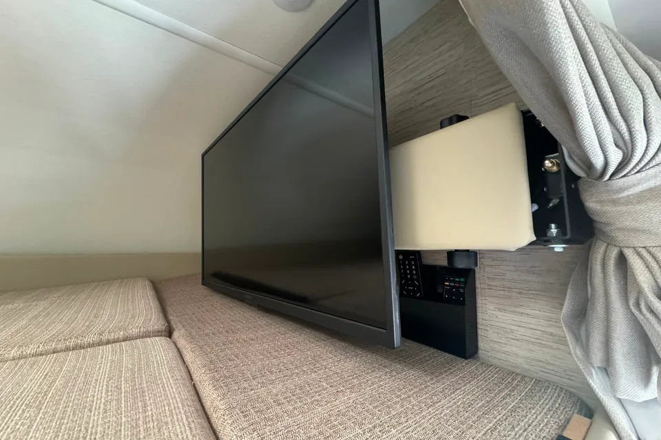 ROADRUNNER | Easy-to-Drive Class C | Sleeps 5