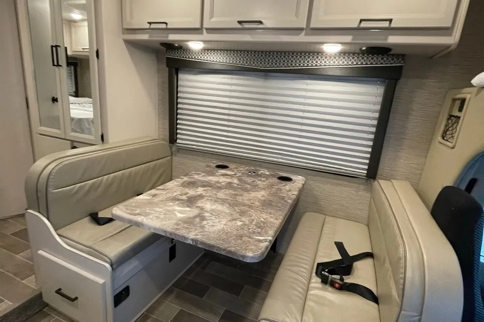 ROADRUNNER | Easy-to-Drive Class C | Sleeps 5