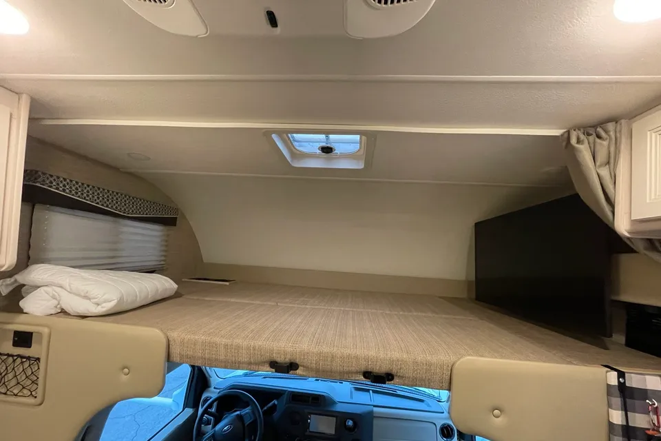 ROADRUNNER | Easy-to-Drive Class C | Sleeps 5