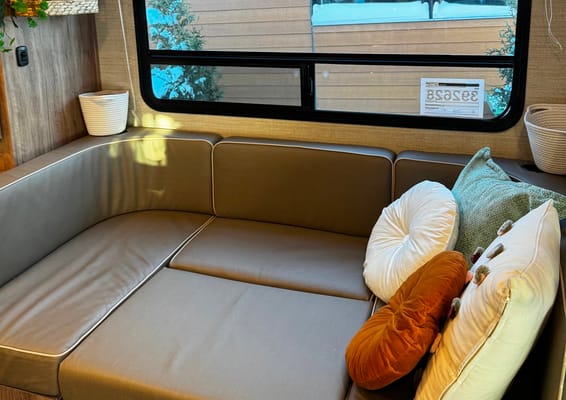 El Aventuro Jayco