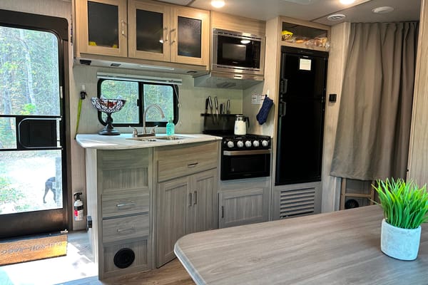 Michael's Coachmen Freedom Express Travel Trailer