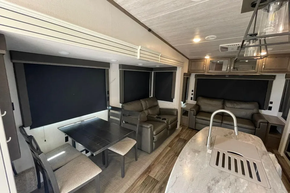 COUGAR 31GRLS Fifth Wheel CL 110
