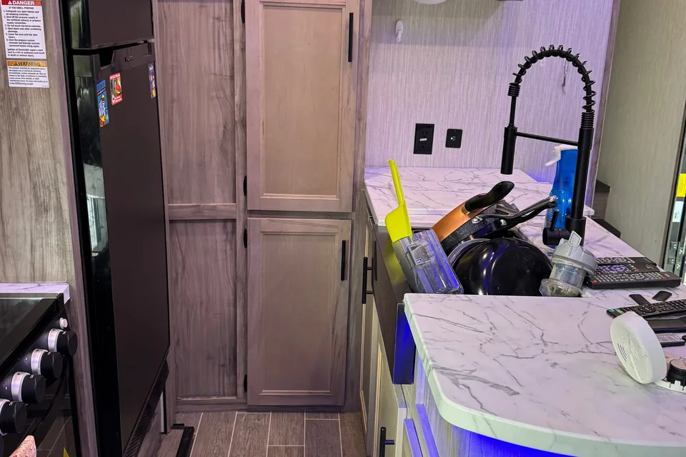Robyn's Forest River Suite3660 Fifth Wheel
