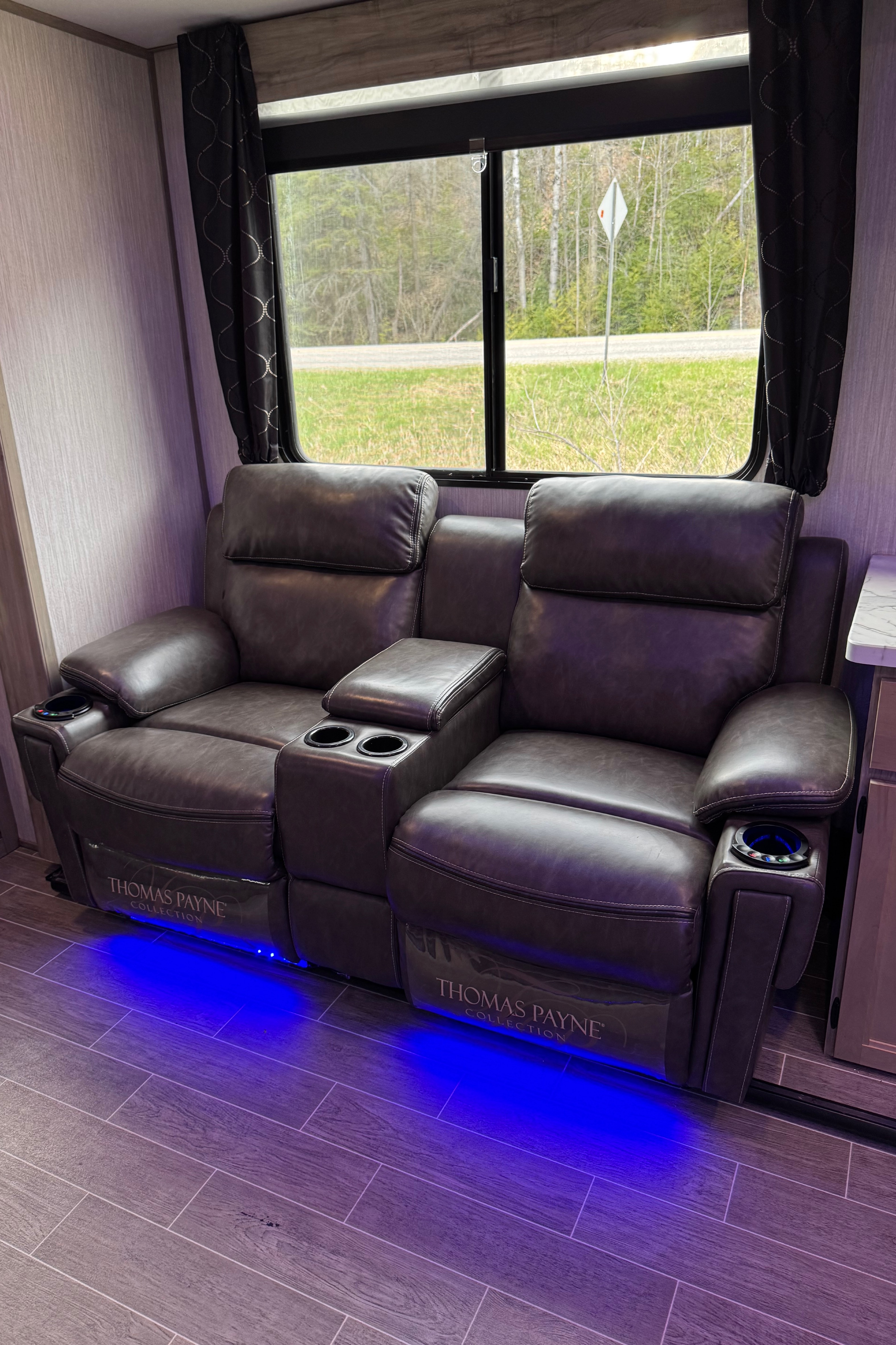 Robyn's Forest River Suite3660 Fifth Wheel