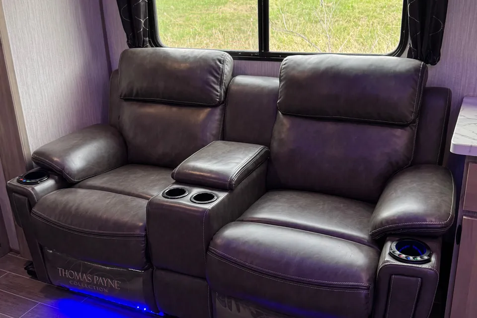 Robyn's Forest River Suite3660 Fifth Wheel