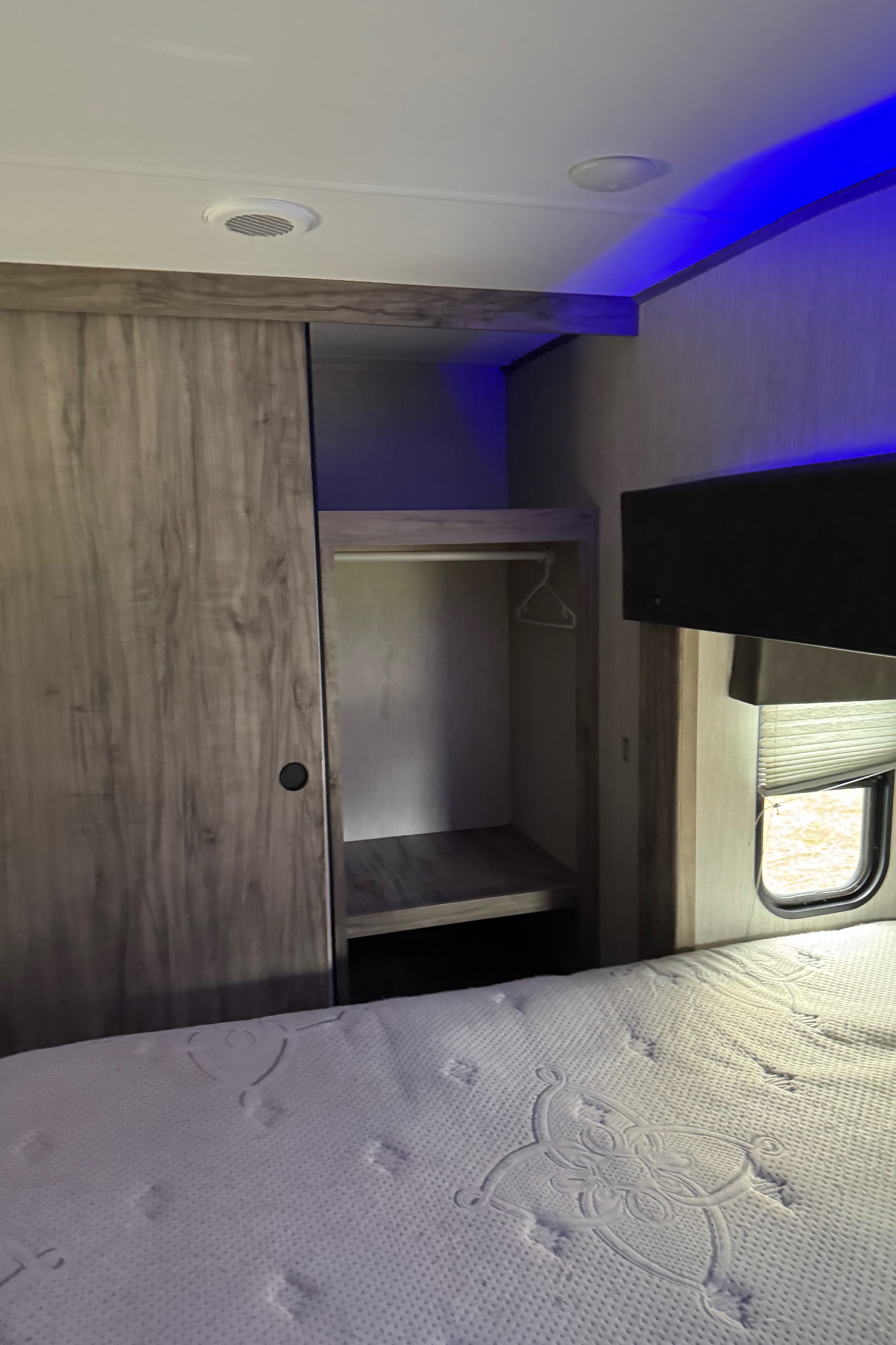 Robyn's Forest River Suite3660 Fifth Wheel
