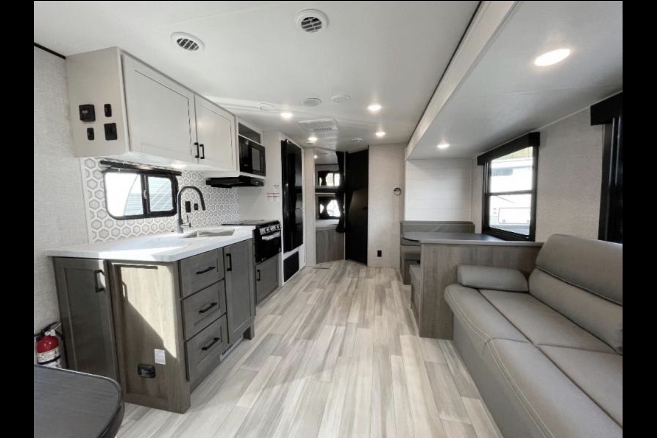 Jodi and Jerry’s Highland Ridge 26ft. Bunk House