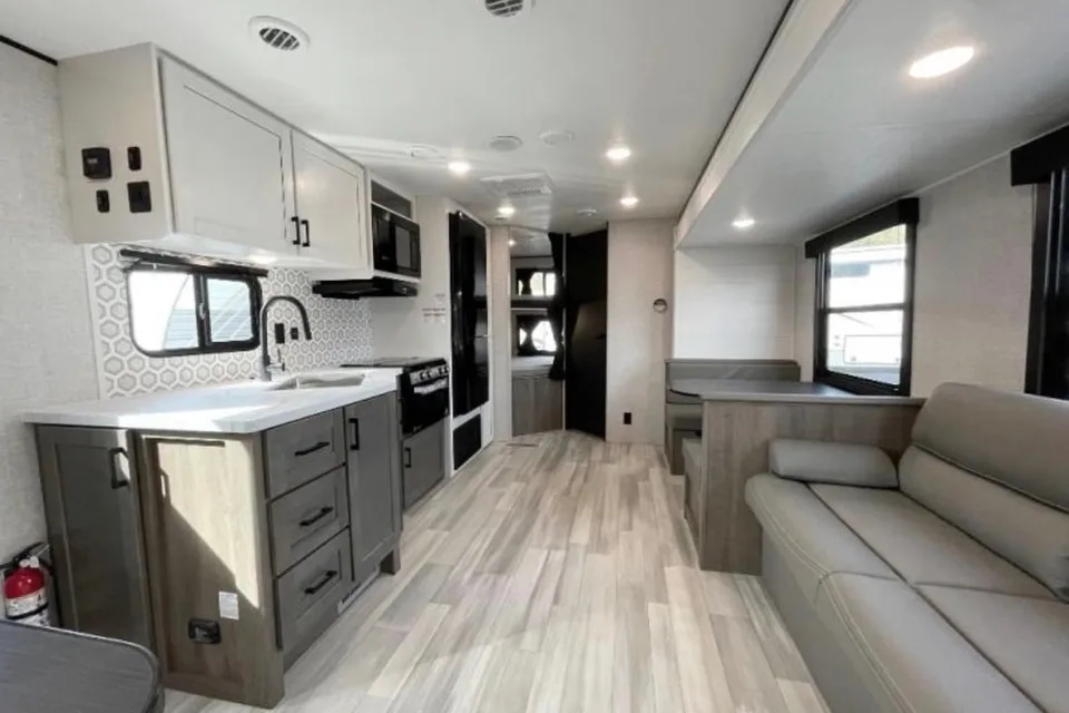 Jodi and Jerry’s Highland Ridge 26ft. Bunk House