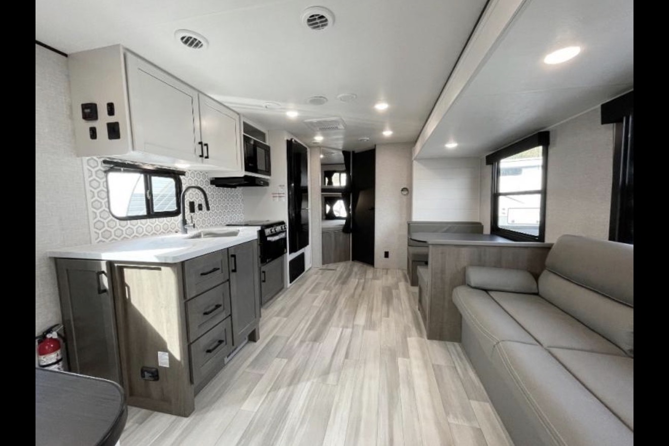 Jodi and Jerry’s Highland Ridge 26ft. Bunk House