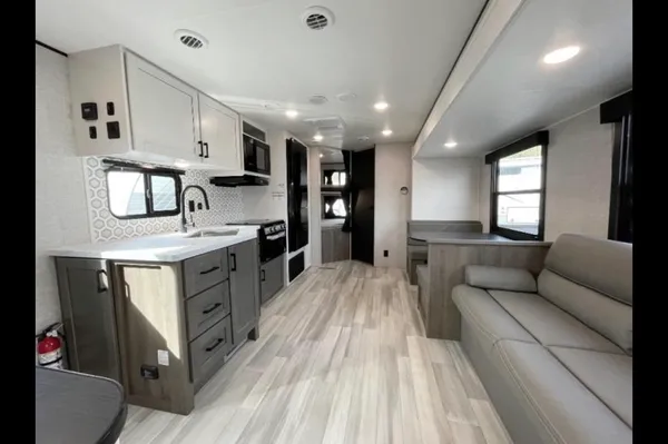 Jodi and Jerry’s Highland Ridge 26ft. Bunk House