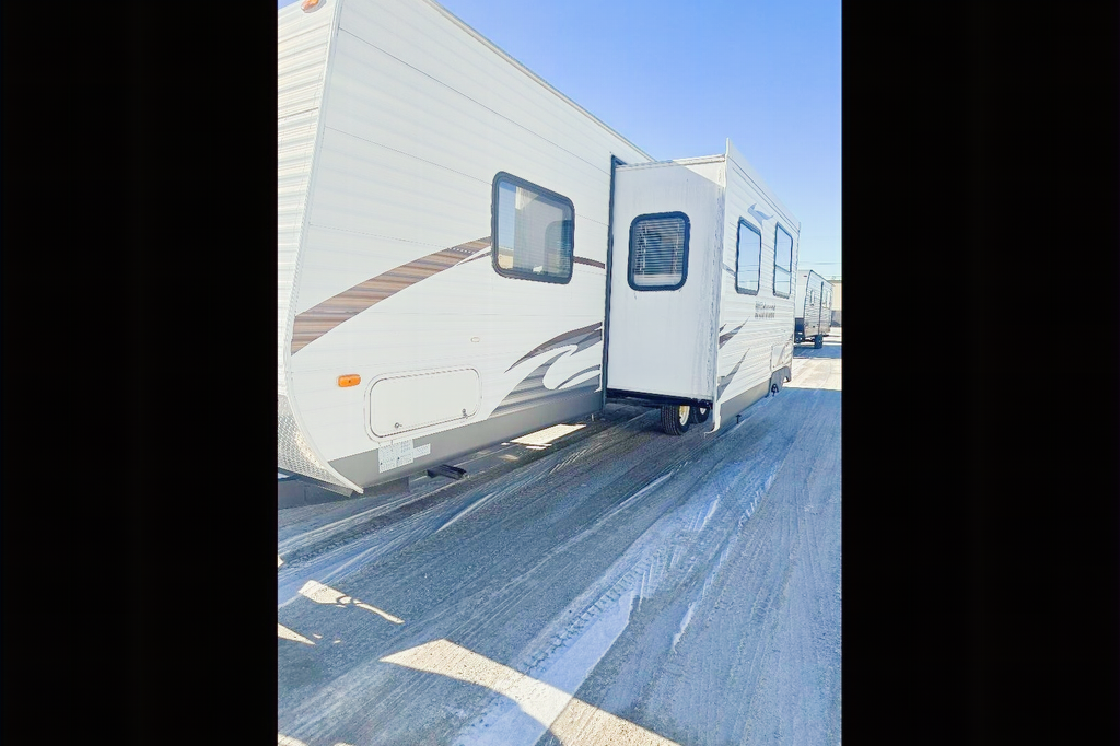 M & R RV'S (A) Fully remodeled Forest River Wildwood 29QBSS Travel Trailer