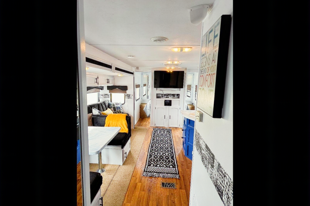 M & R RV'S (A) Fully remodeled Forest River Wildwood 29QBSS Travel Trailer