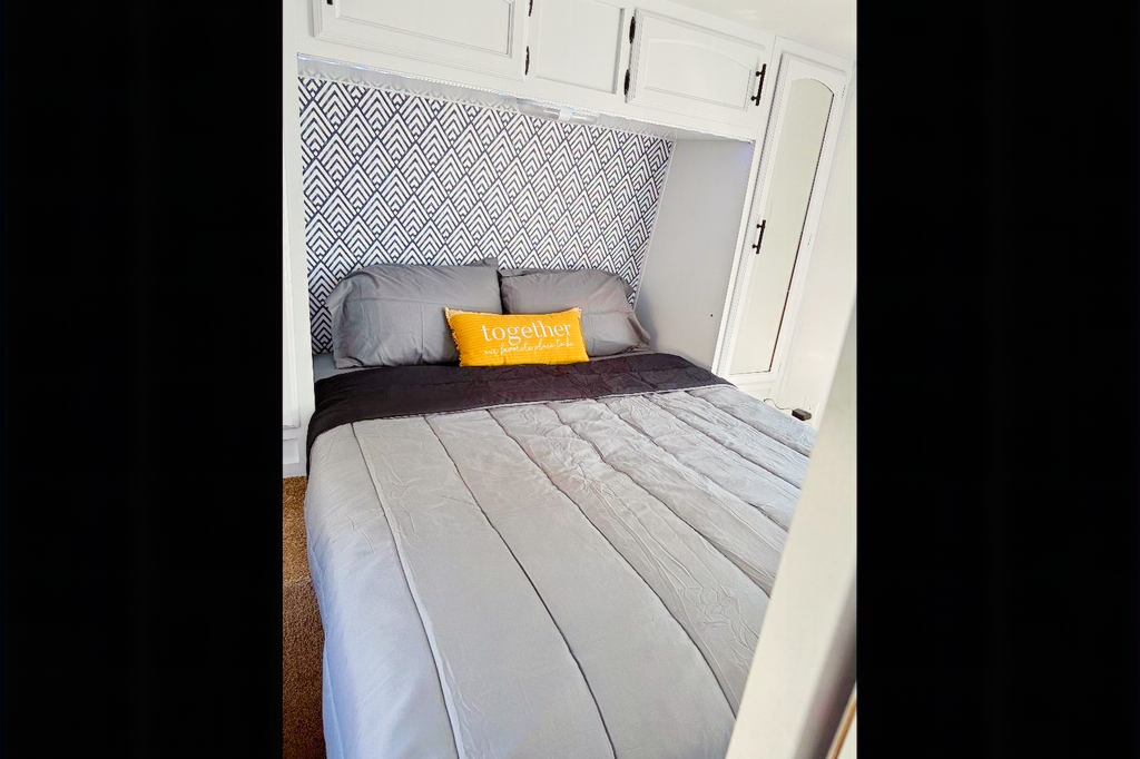 M & R RV'S (A) Fully remodeled Forest River Wildwood 29QBSS Travel Trailer