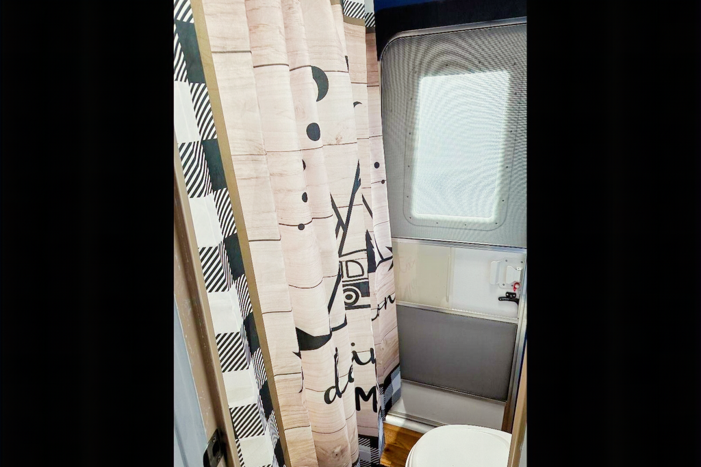 M & R RV'S (A) Fully remodeled Forest River Wildwood 29QBSS Travel Trailer