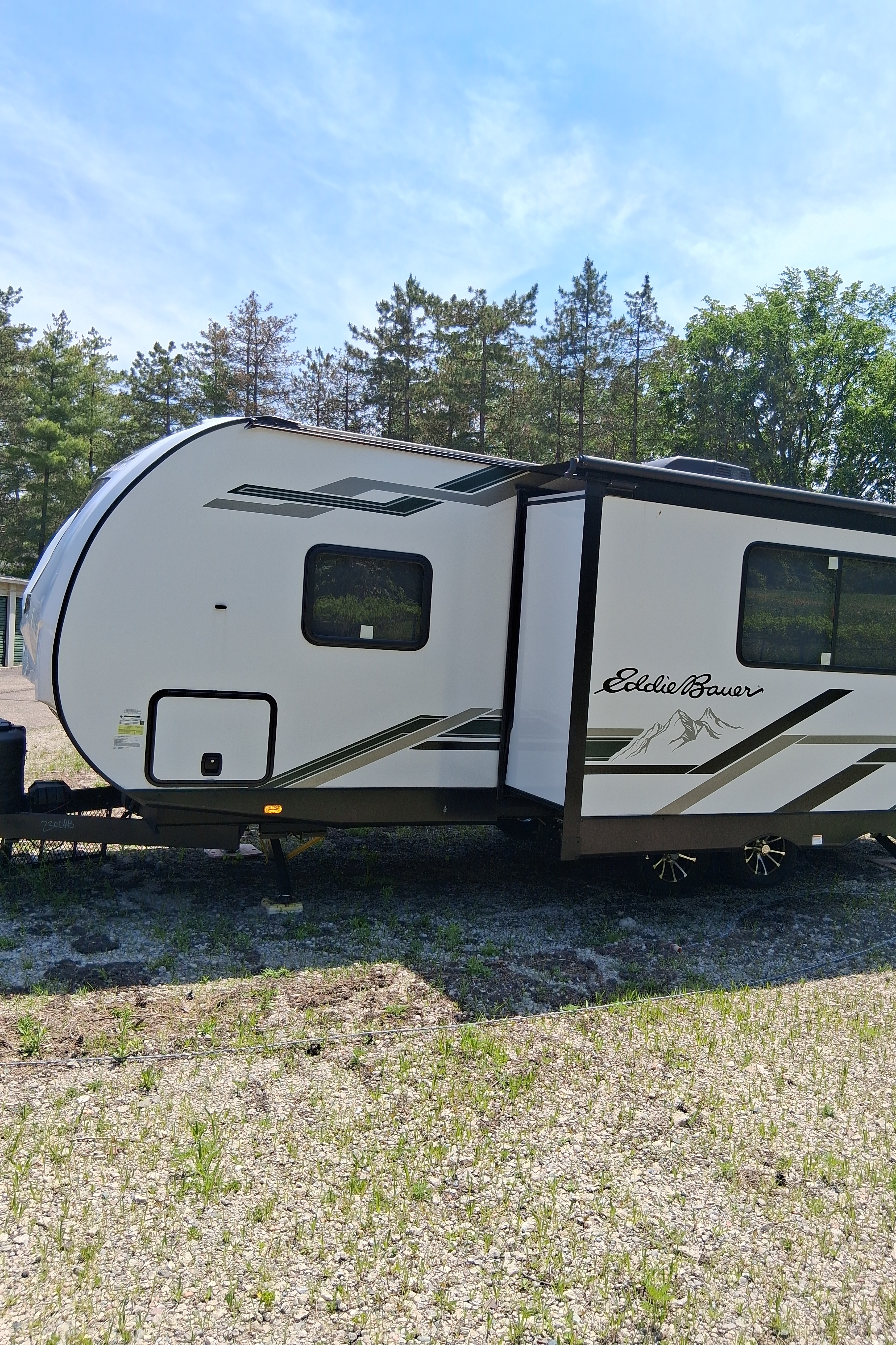 Mike's Eddie Bauer Signature 2300RB Travel Trailer
