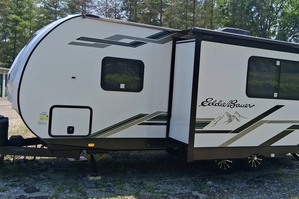 Mike's Eddie Bauer Signature 2300RB Travel Trailer