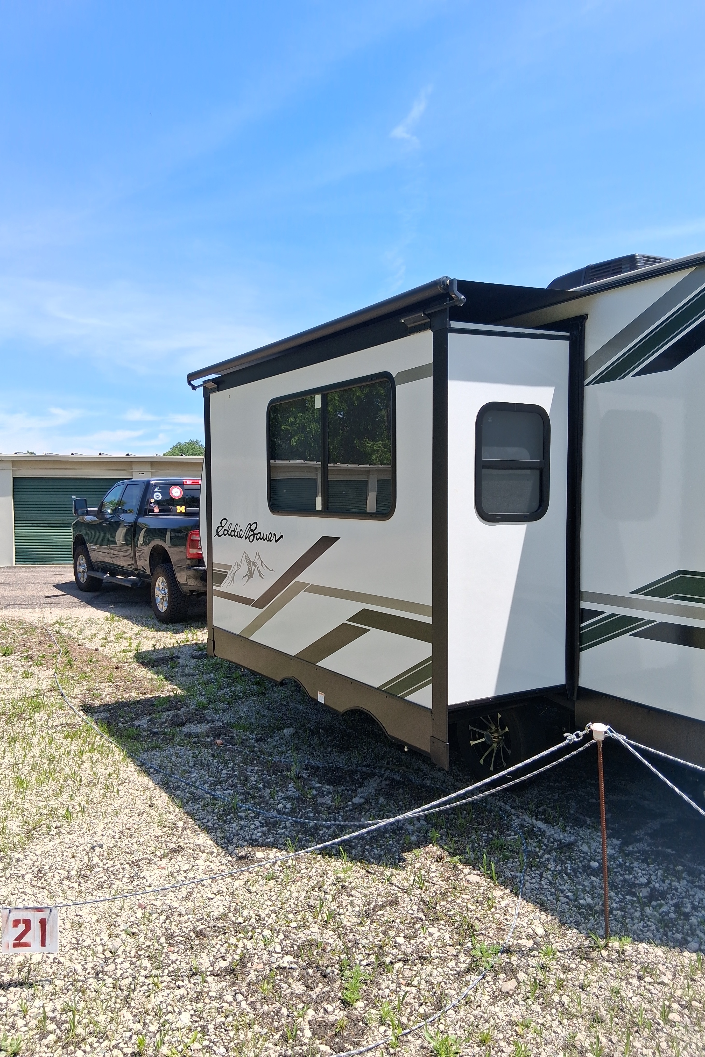 Mike's Eddie Bauer Signature 2300RB Travel Trailer