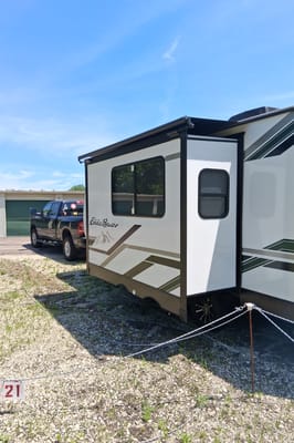 Mike's Eddie Bauer Signature 2300RB Travel Trailer