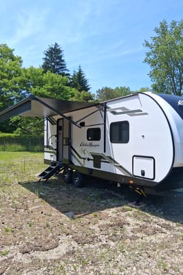 Mike's Eddie Bauer Signature 2300RB Travel Trailer