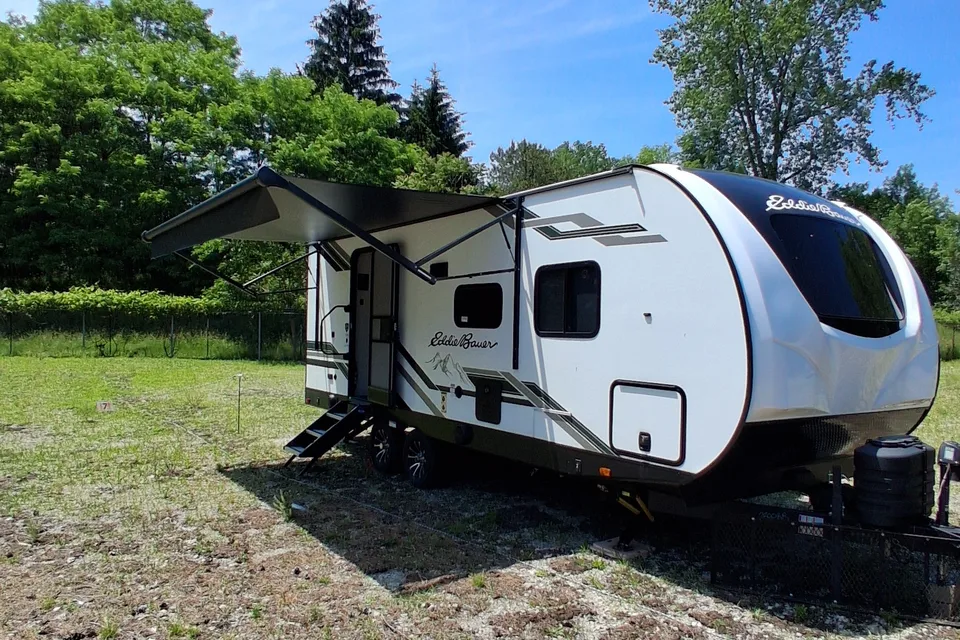 Mike's Eddie Bauer Signature 2300RB Travel Trailer