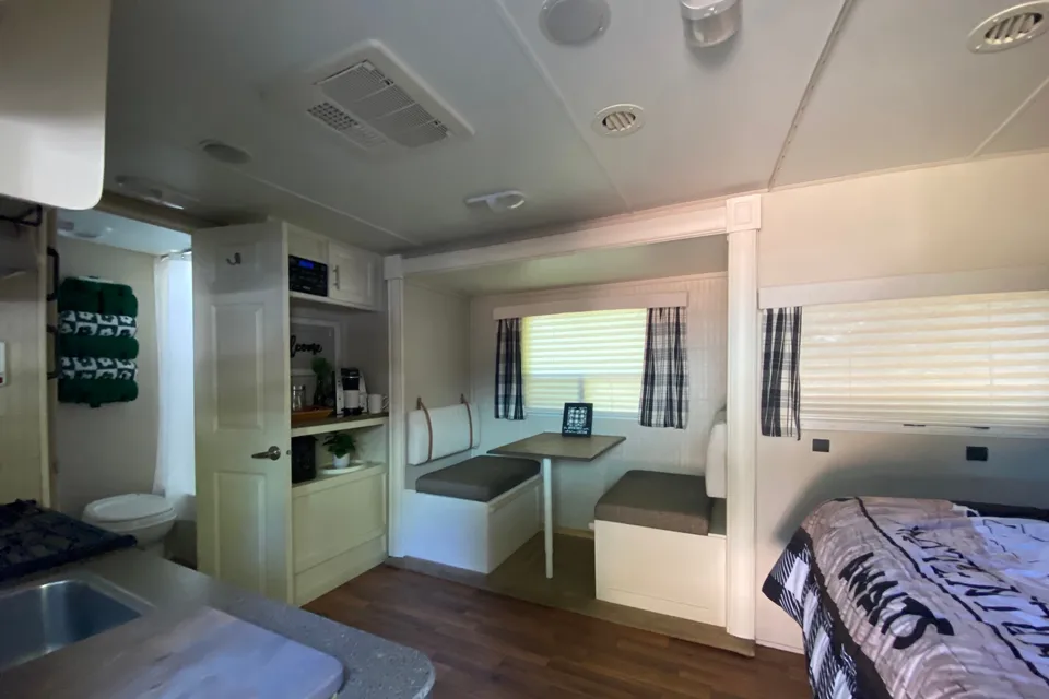 Cozy couple’s camper with room for 1 more!